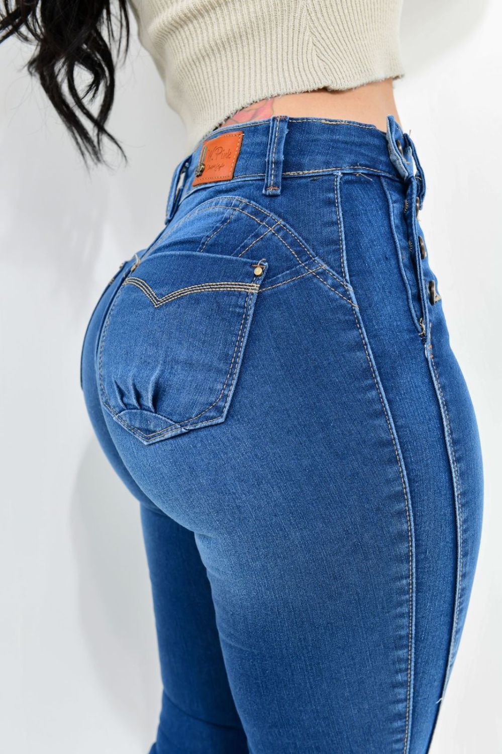 Calça Feminina Jeans Skinny Detalhe Botões Laterais