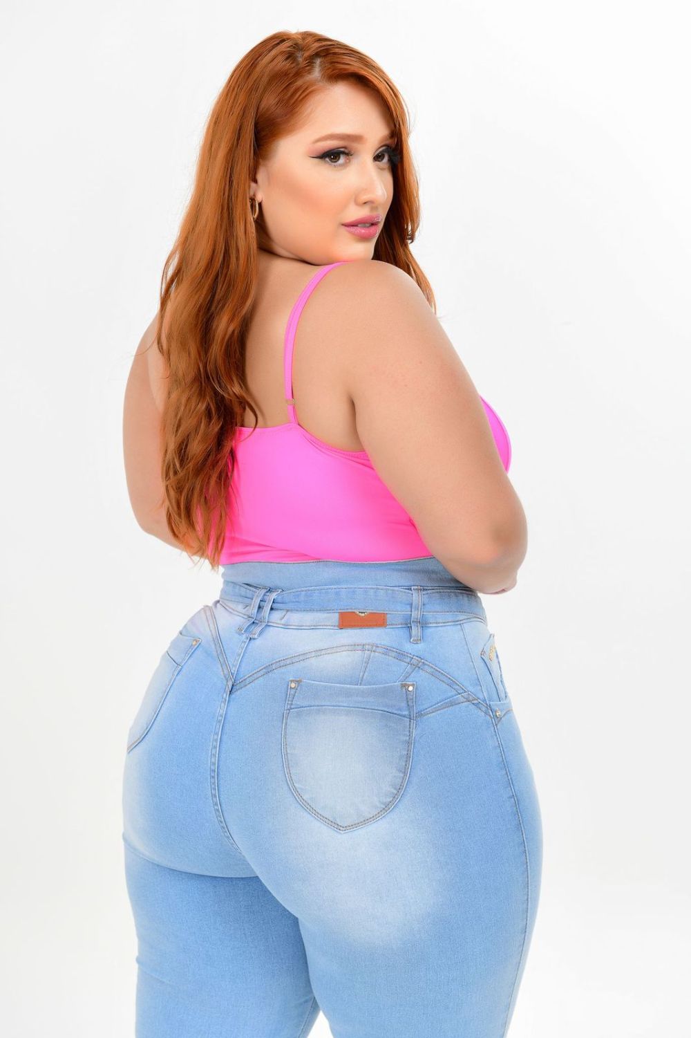 Calça Feminina Jeans Skinny Plus Size Cintura Alta Com Lycra Delavê