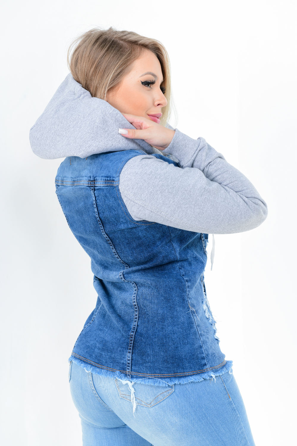 Jaqueta Feminina Jeans Com Manga De Moletom